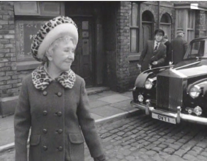 Corriepedia's tweet photo. #GuesstheYear #OutdoorSet #CorrieQuiz https://t.co/kkJzpHYcRH