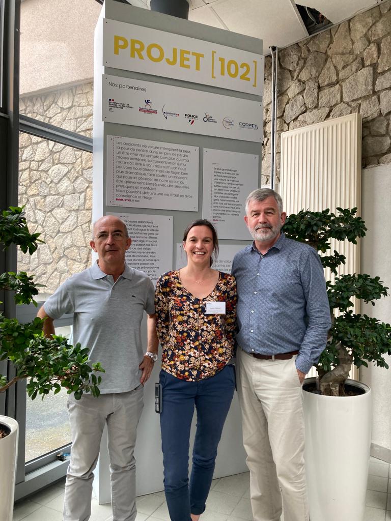 .<a href="/Projet_102/">Projet 102</a> s'expose à la Clinique <a href="/Fondsef/">FSEF Santé Etudiants</a>  #RennesBeaulieu et nous avons eu le plaisir de rencontrer Gilles Ulliac, directeur, Philippe Leborgne, coord. des soins, et Sophie Thebault, resp. Pôle socio-éducatif. #resilience #handicap #securiteroutiere bit.ly/3IZ90k9