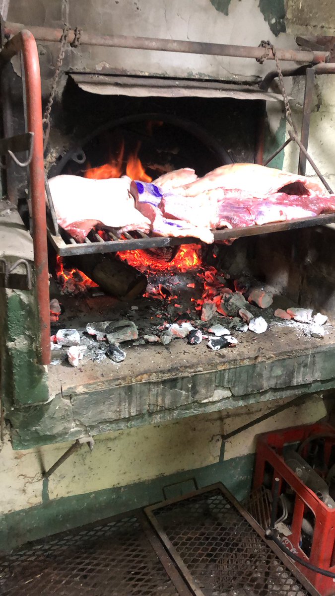 barrerajuanp's tweet photo. No salgo y como asado los domingos bien tempranito … ya pase los 30 😞 https://t.co/i4hsF5N9bf