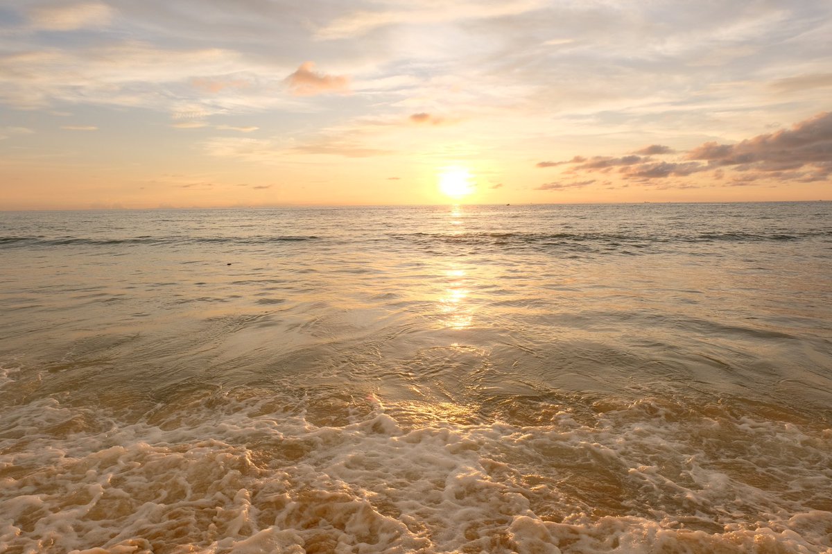 ctrlq_'s tweet image. Maybe our love for each other just isn't equal.