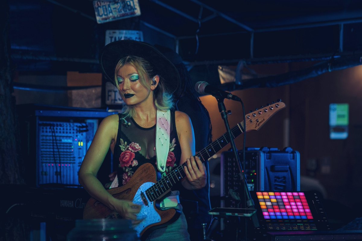 OracleBlueBand's tweet image. Key West has been a VIBE! Catch our final set tonight at Hog's Breath. Next stop, Orlando!