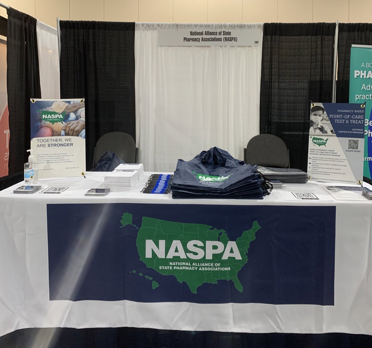 JoniCover's tweet photo. The NASPA Team is excited to be at the AACP meeting to talk about our Pharmacy-based Point-of-Care Test &amp; Treat National Certificate program. Stop by booth 202 to learn more and say hello! #PharmEd2022 #swag @StatePharmacy https://t.co/mc8Muups9K