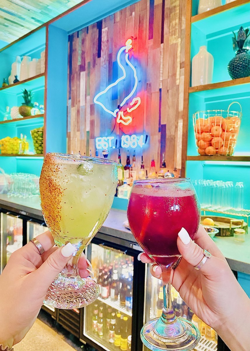 Blue_Goose's tweet image. The ultimate Sunday Funday! Happy National Tequila Day! Come in today and cool off with our famous ritas and tequila cocktails! 

📸: @kayeden 

#antivodkatequilaclub #nationaltequiladay #tequila #tequilacocktails #bluegoosecantina