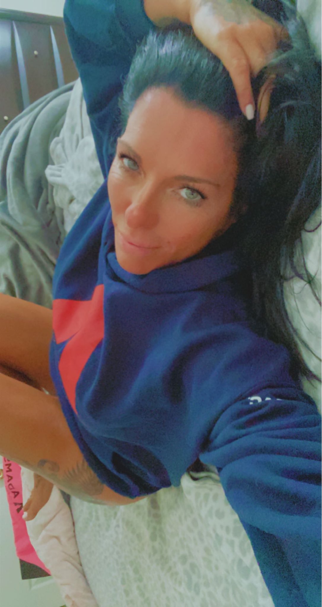 WarriorRN🔥Leo💚🇺🇸💚🇺🇸 on Twitter: "💙His hoodie is now my hoodie💙 https://t.co/J7z7vfU3hk" / Twitter