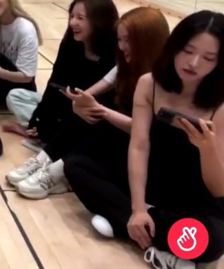 hyewonlqs's tweet image. low quality but hyewon