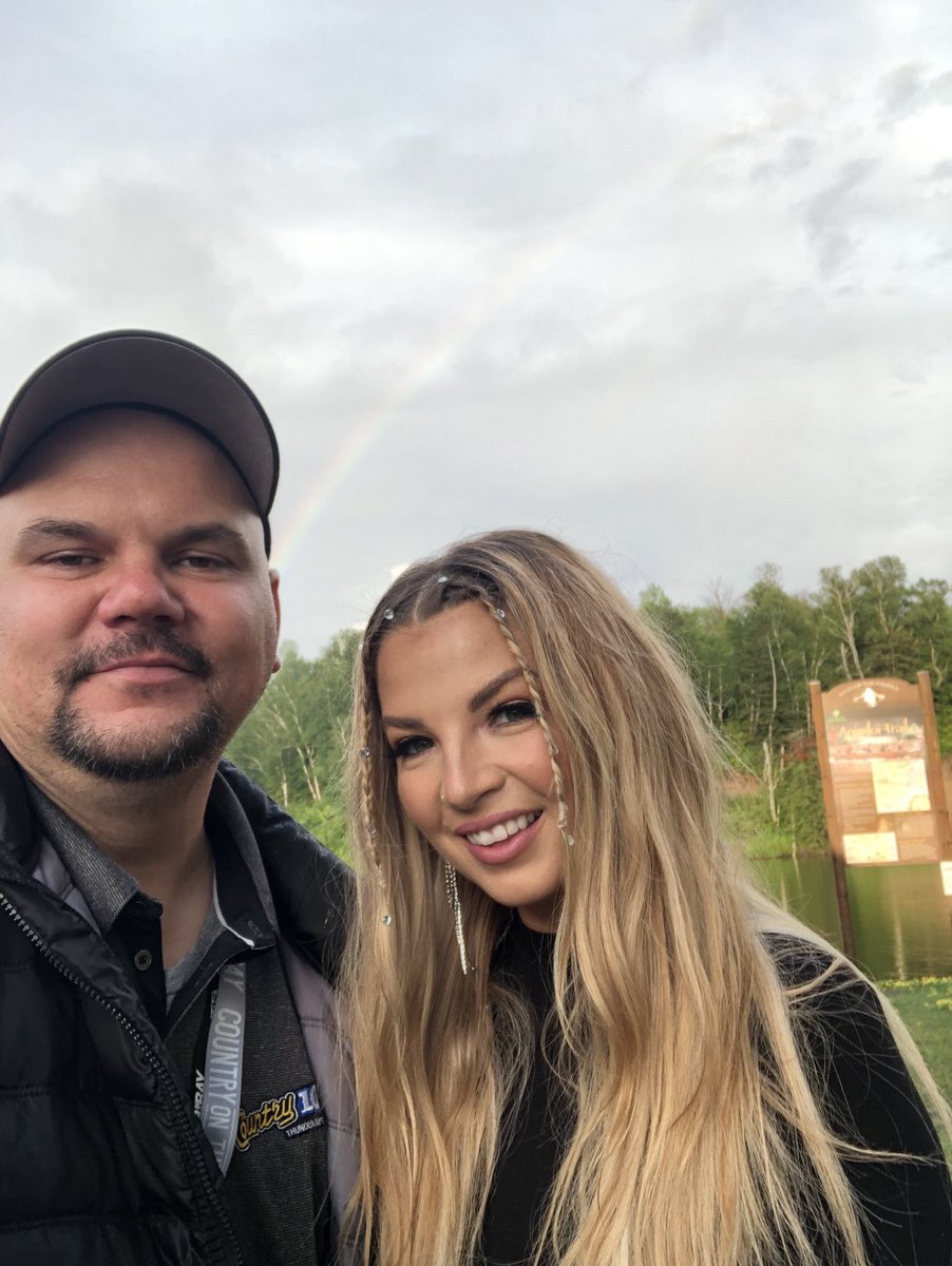 RadioPatch's tweet photo. Stopped ⁦@jessmoskaluke⁩ yesterday at ⁦@countryonthebay⁩ after she rocked the stage in the rain https://t.co/eFONS1Zh3W