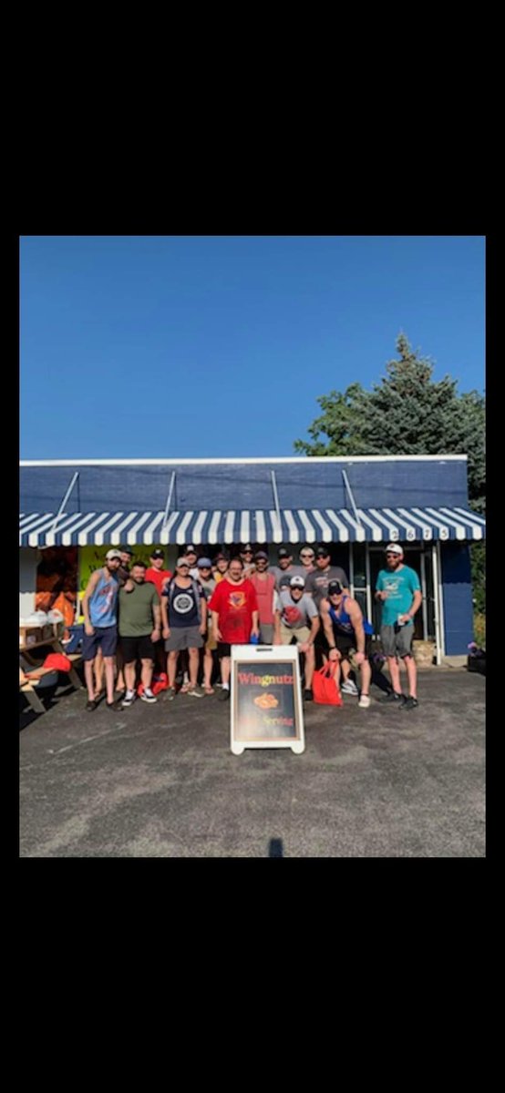 CshlBubs's tweet photo. The bubs also want to send a huge shout out to @WingnutzB for having us. Their wings are absolutely incredible, bubs approved, and they couldn't be nicer people! If you are ever in the Buffalo area make it a point to stop in. #ThanksForComingOut #ThanksForHelpingOut https://t.co/65QUwORXsL
