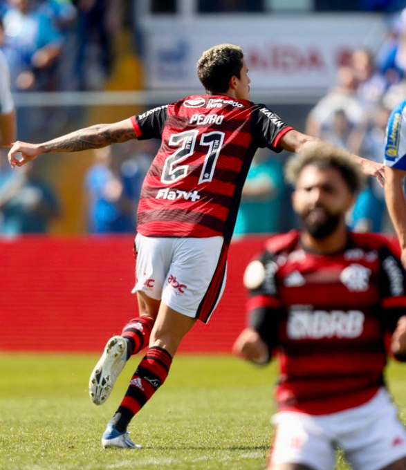 FYcYUzEWQAAJiGc?format=png&name=small