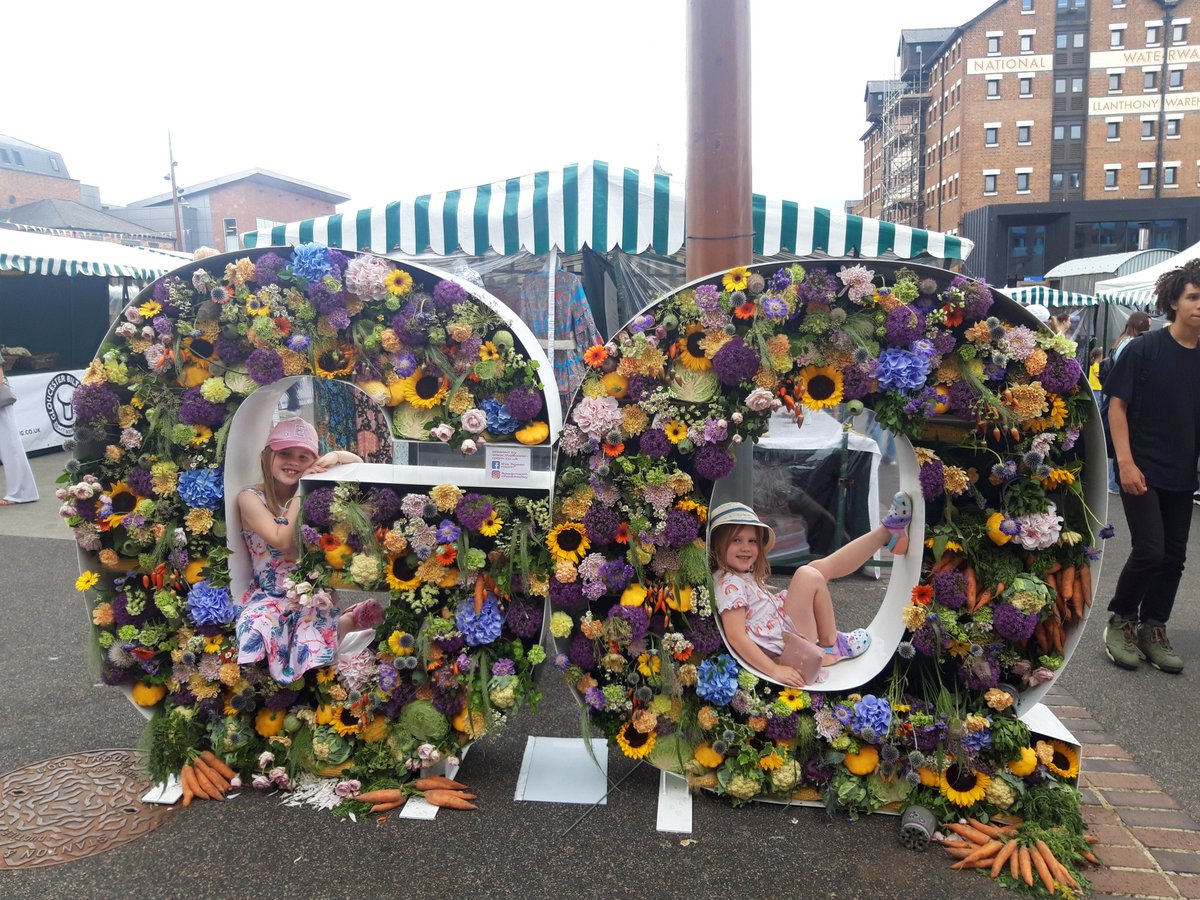 pauljames_glos's tweet photo. Lovely afternoon out at @GloucesterQuays Food Festival. It's great to see these big events, that #TeamGloucester worked so hard to build up, coming back after the pandemic and giving the city a buzz once again. https://t.co/fSBQ827Uku