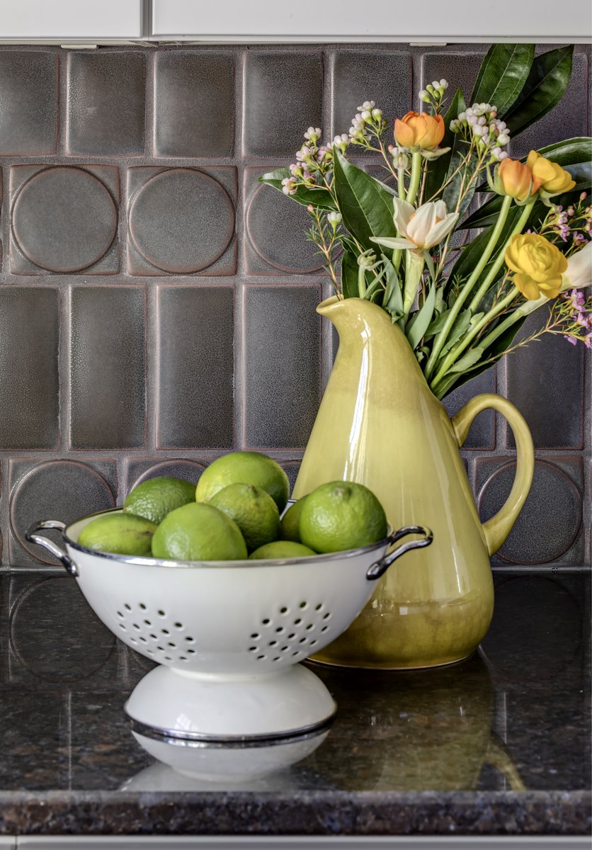 motawitileworks's tweet photo. Beauty from our installation design department!
Photo credit: https://t.co/S7tzSwXr4e
https://t.co/mq919E1Glf
#motawi #motawitileworks #tilebacksplash #kitchengoals #decorativetiles #midcenturydecor #mcmdesign #kitchenbacksplash #ceramics #arttile https://t.co/vmBV78LIXo
