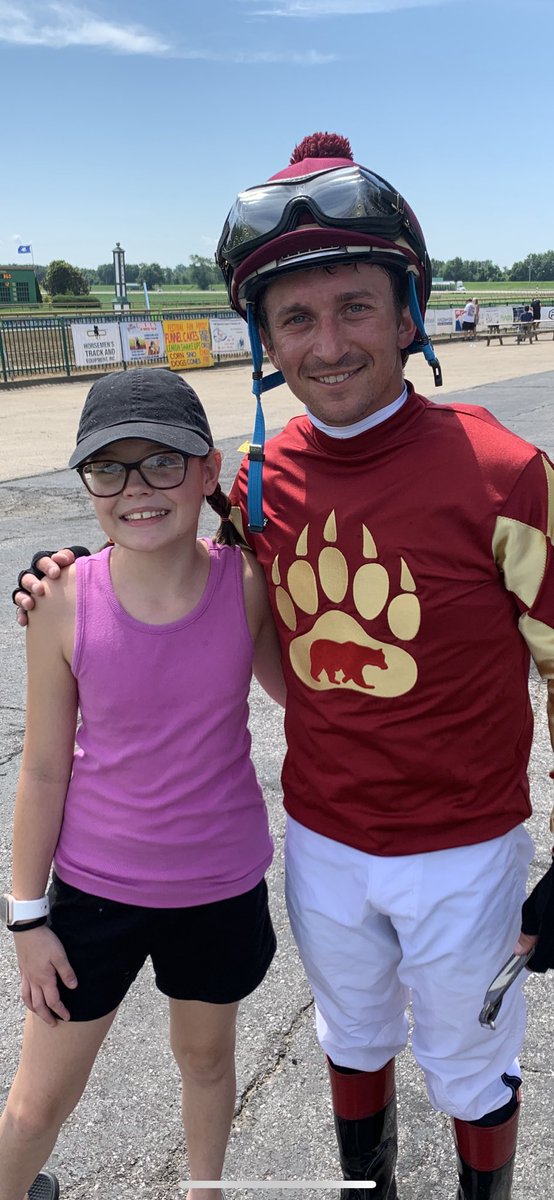 <a href="/mitchellmurrill/">Mitchell Murrill</a> Thank you for taking time for Rae.  Made her day.   #betmitchgetrich