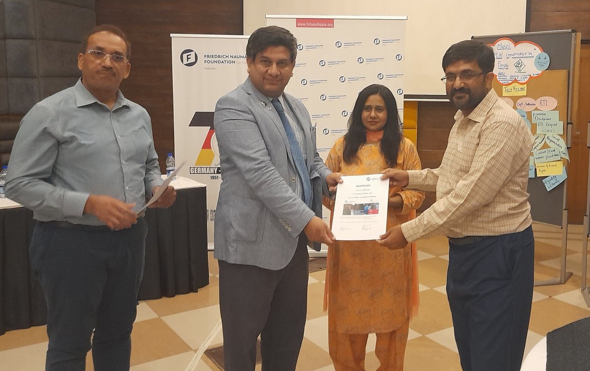 KamranSaqiPak's tweet photo. Governance In The Digital Age; Strengthening Local Governments in Punjab
Thanks, @FNFPakistan, @AnwarMuhammad0 & Ms. Asma Aamir
#FNFPakistan #StrengthenLocalGoverments #PromoteDigitalGovernance #FNF #DigitalGovernance #eGovernance #localgovernment
@BirgitLamm https://t.co/i7HvW1HRNh