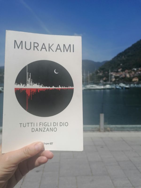 @justLucreziaM Mi piace molto Murakami, ma lo preferisco di gran lunga nei romanzi: diversi di questi racconti mi hanno lasciato come un senso di incompiuto, con la curiosità di sapere cosa sarebbe successo dopo. Forse sono troppo occidentale per poter apprezzare qusta indeterminatezza...