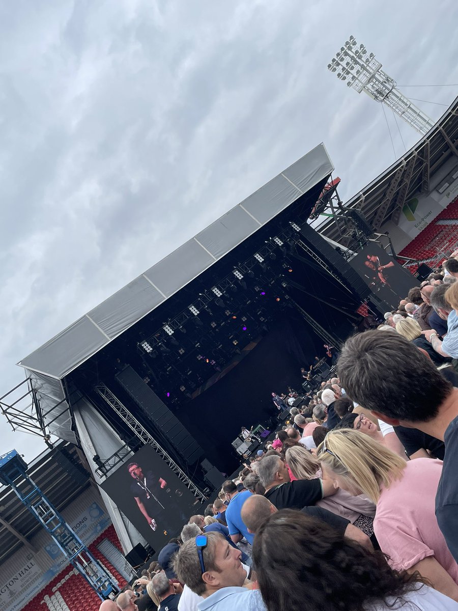 BandageQueen's tweet photo. @The_Proclaimers Fab in Doncaster last night….Sunshine on Leith was amazing as per usual 🥰 https://t.co/72DA7jbj2N