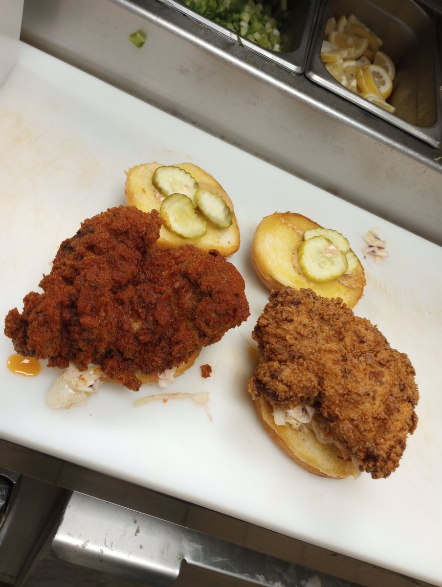 konejos's tweet photo. Love my other Sunday job, if I ain't working with the tacos, I'm working with the chicken 🐔 #Fatdaddys #Detroit https://t.co/2LLRyL4OGK