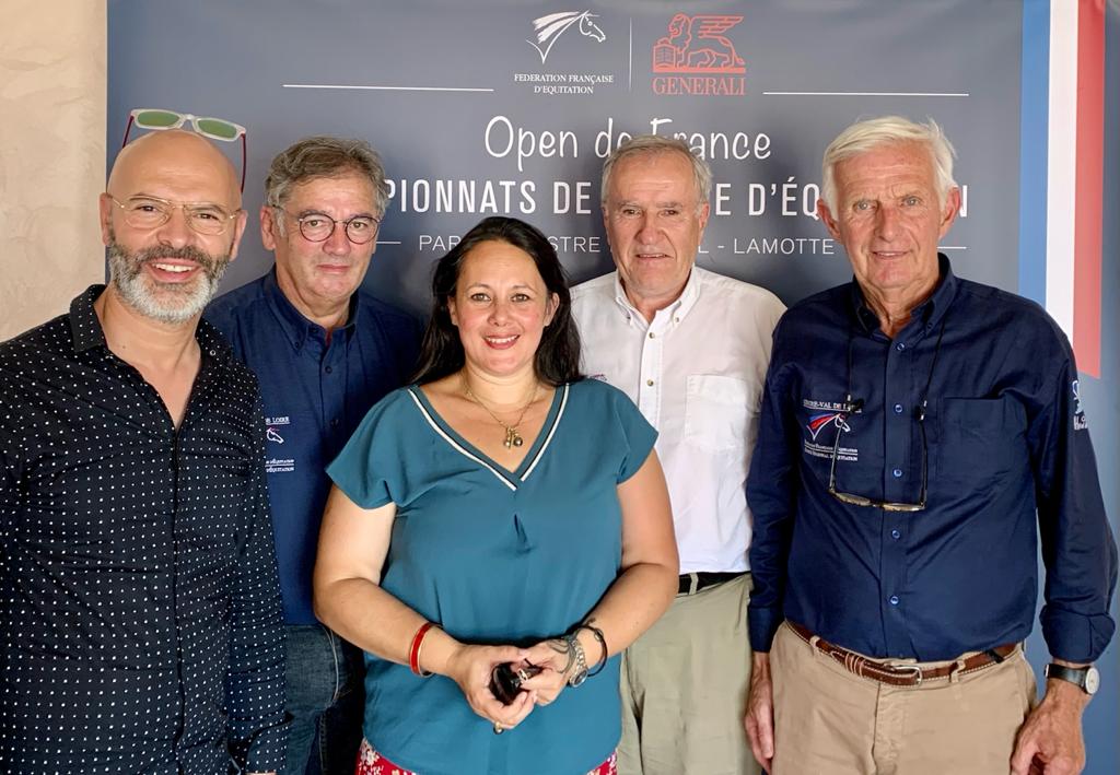 Visite du Parc Équestre fédéral &amp; réunion de travail avec <a href="/TemGirard/">Temanuata Girard</a>, VP chargée de l’agriculture &amp; @mkmoulay, Conseiller régional délégué chargé du sport de @RVCvaldeloire avec <a href="/SergeLecomte/">Serge Lecomte</a> &amp; <a href="/CRECVL/">Comité Régional d'Equitation</a>. Échanges nourris sur les prochaines échéances pour le sport et l’agriculture.