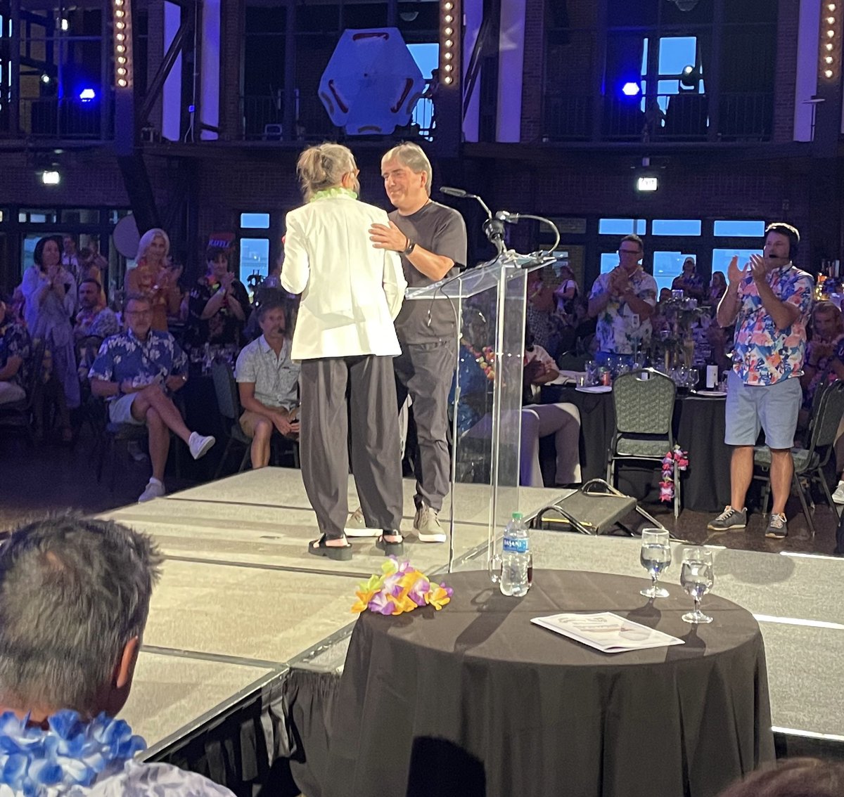 LurieCancer's tweet photo. Ann Lurie, Honorary Celebrity Chair of the #GoombayBash, introduced our director, @LeonidasPlatan1, at @The_HFoundation’s 20th annual event where they raised more than $1 million dollars to support our life-saving basic science cancer research @LurieCancer! https://t.co/oMIIa5i0Wu