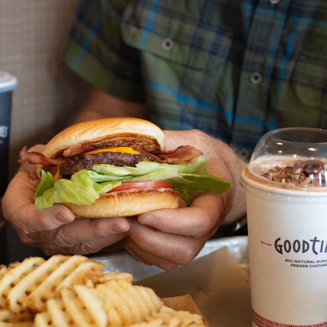 EatGoodTimes's tweet photo. Come for the burgers, stay for the Spoonbenders.
.
#BaconCheeseburger #Spoonbender #AllNatural #EatGoodTimes https://t.co/6ozZaWD5bs
