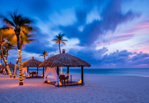 Travitinerary's tweet photo. Aruba 💙💜 https://t.co/wdSd6CcVap