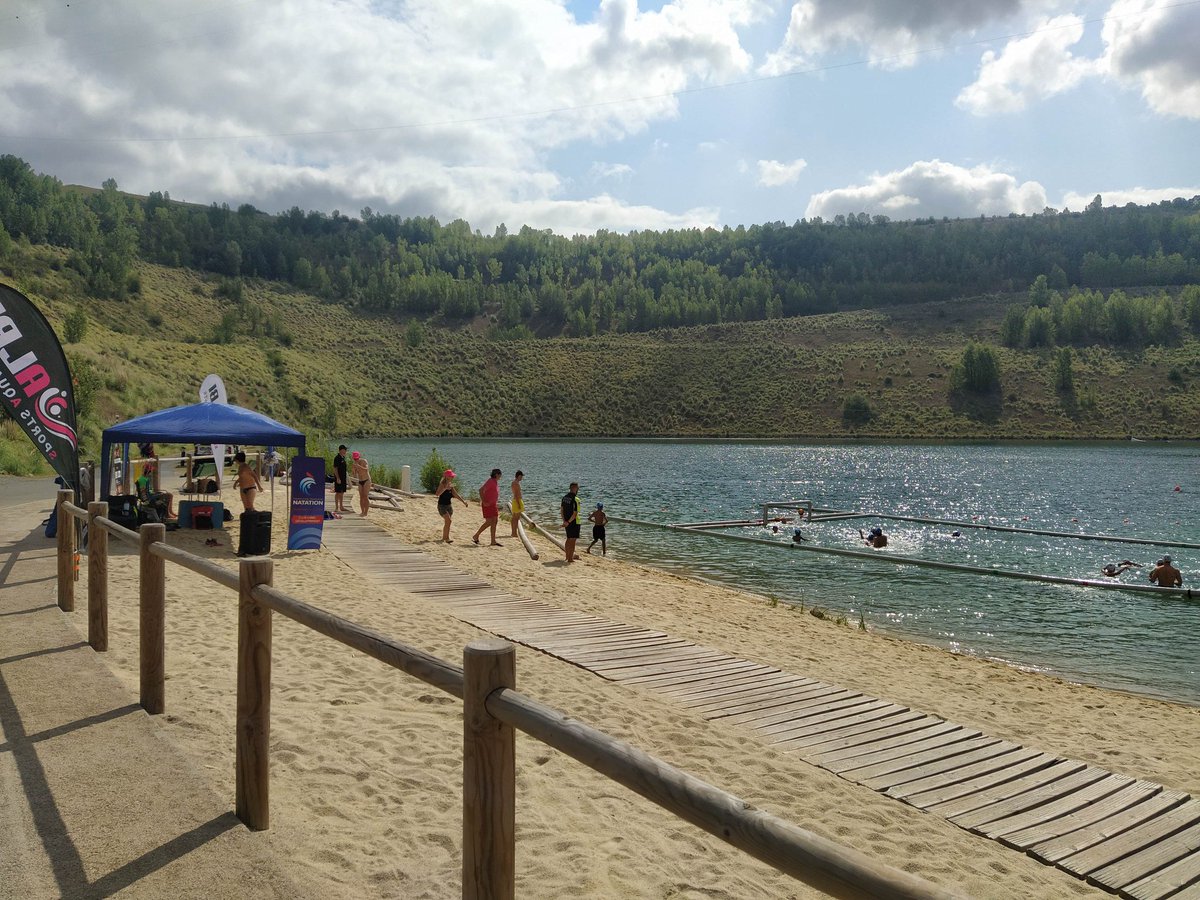 AlbiPolo's tweet photo. Water Polo Summer Tour '22 🤽🏻‍♂️🏖️
Plus d'une centaine de vacanciers se sont initiés au water polo à @Cap_Decouverte ! 🤩
Y a plus qu à rejoindre un club a la rentrée désormais 😉 https://t.co/66dyWB1oDP