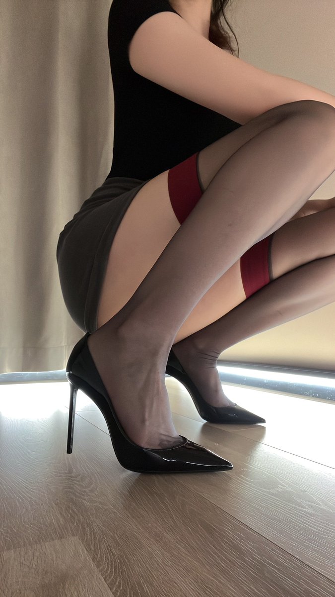 ywy_alt's tweet photo. 宇婉莹 001 号鞋奴的贡鞋记录（04） 2021-12-02
YSL Zoe 105 黑色漆皮（$645 + 运费、税费若干）
#贡畜 #鞋奴 #saintlaurent
@yuwanying5 https://t.co/SdUvx0TkQr