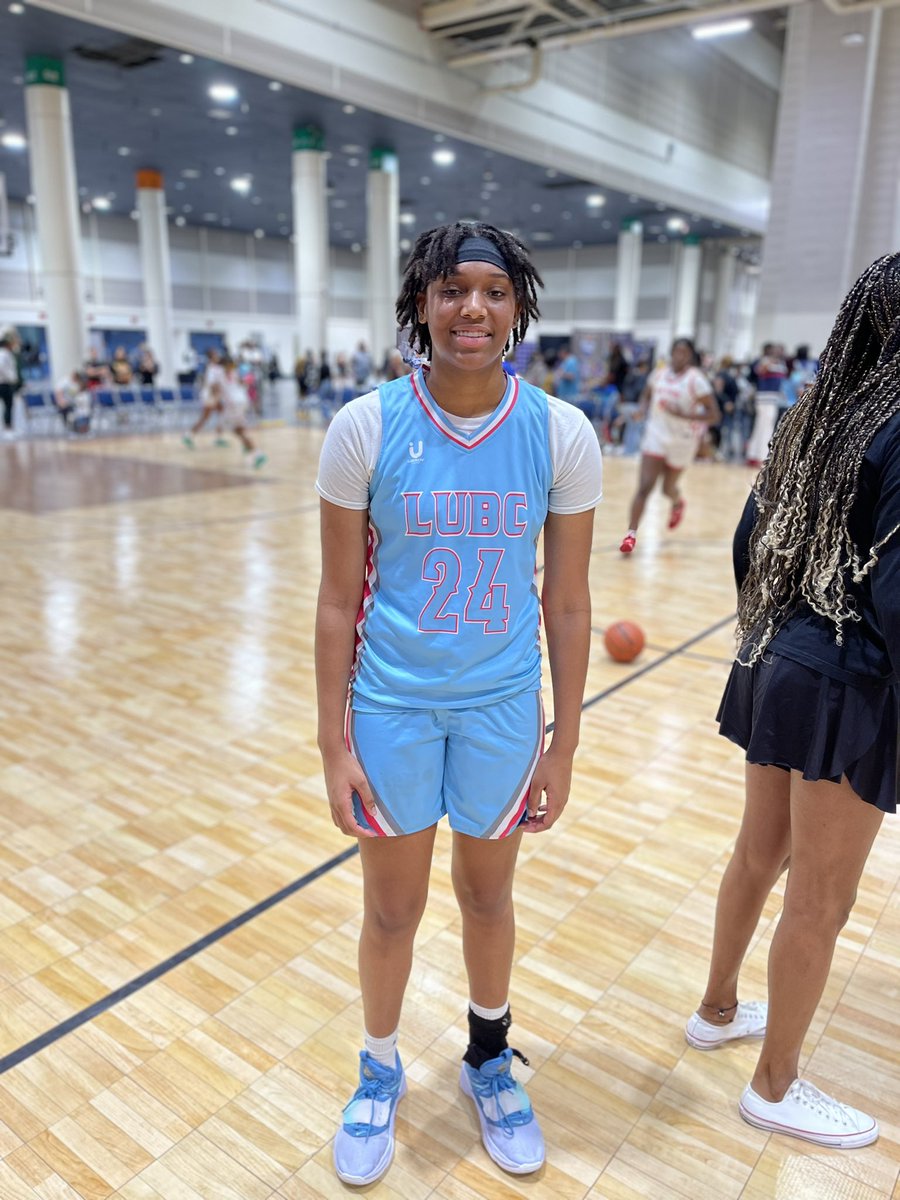 Essence Girls Basketball tweet media