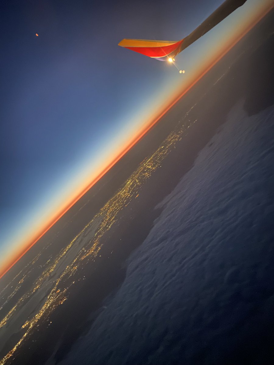 CGLTM2's tweet image. “Weighted Blanket” by @VinnieHager . Perfect sunset gradient 🌅