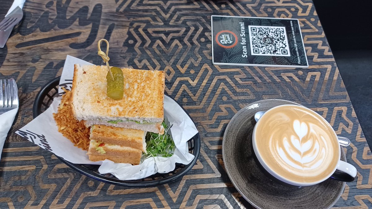 Kimkjaerside's tweet photo. Spent a few hours in @dundeecity this afternoon. Enjoyed some lunch and then checking out #Beanotown at DC Thomson in Dundee... πππ΄σ §σ ’σ ³σ £σ ΄σ Ώ #DundeeSummerStreets #VisitScotland #familyfun https://t.co/RBnXvzt4FA