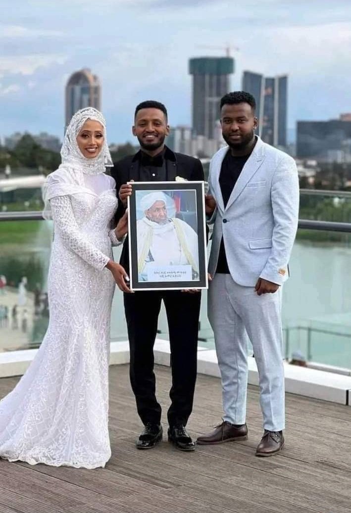 zuzuali18's tweet photo. ጀነቴዋ ለኛስ አይናችን ኖት🥰💚🥰
ከእድሜዬ ቀንሶ ለእርሶ ይስጥልኝ ጀሊሉ #የተከበሩ_ሃጂ_ኡመር_ኢድሪስ🥰👏 https://t.co/RXq1raJcrl
