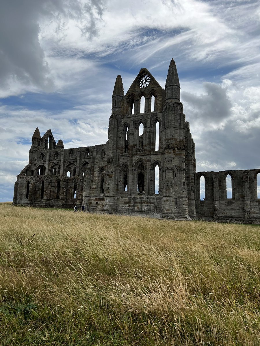 Whitby Abbey with <a href="/LauraRebelSolo/">Laura 'Munster' McCabe 🦇💀👻🕯⚰️</a> today. Amazing. 🦇