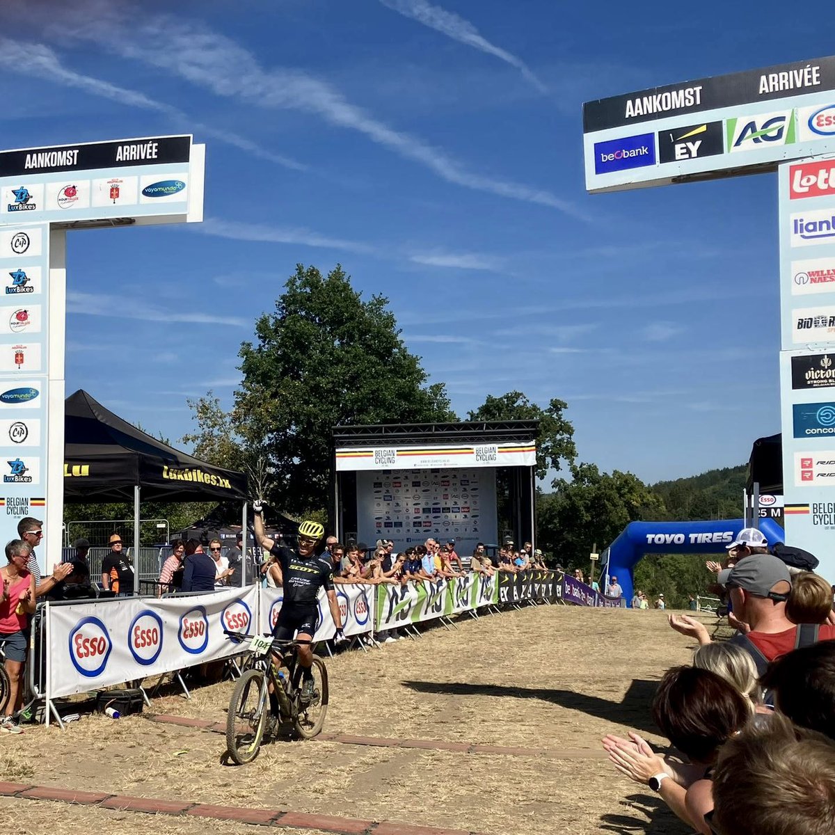 DeWaaslandwolf's tweet photo. geproficiateerd @LMalezsewski met de 🇧🇪 #U23 op het #BKmtb  in #Houffalize https://t.co/HxwVLz2QdZ