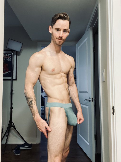 Promised my fans I would post a pic in the outfits they send me. Of course this was what I got first<a href="/tag/phawards2024"class="tags"><span>#phawards2024</span></a>