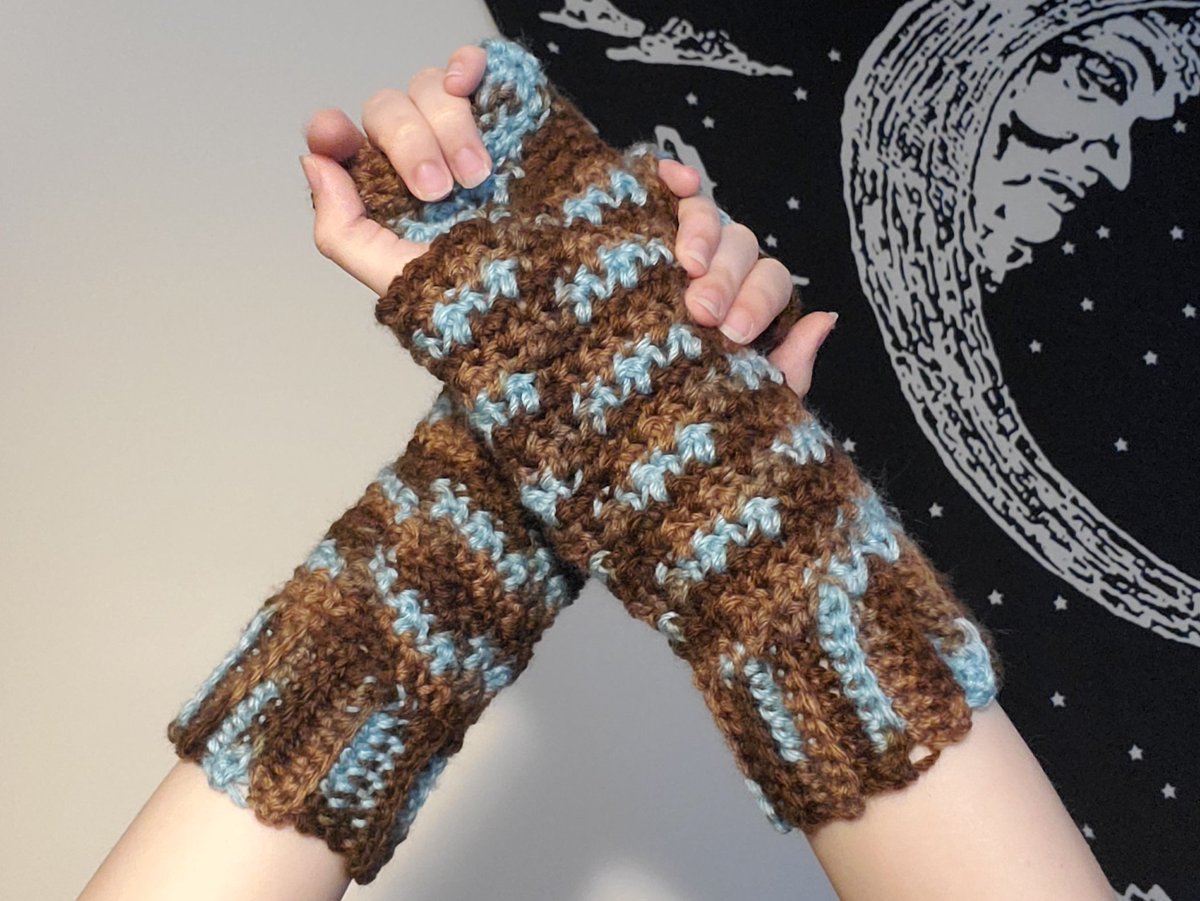 Lots of crochet goodies available and being made! 💖 #crochetersoftwitter #fibrearts