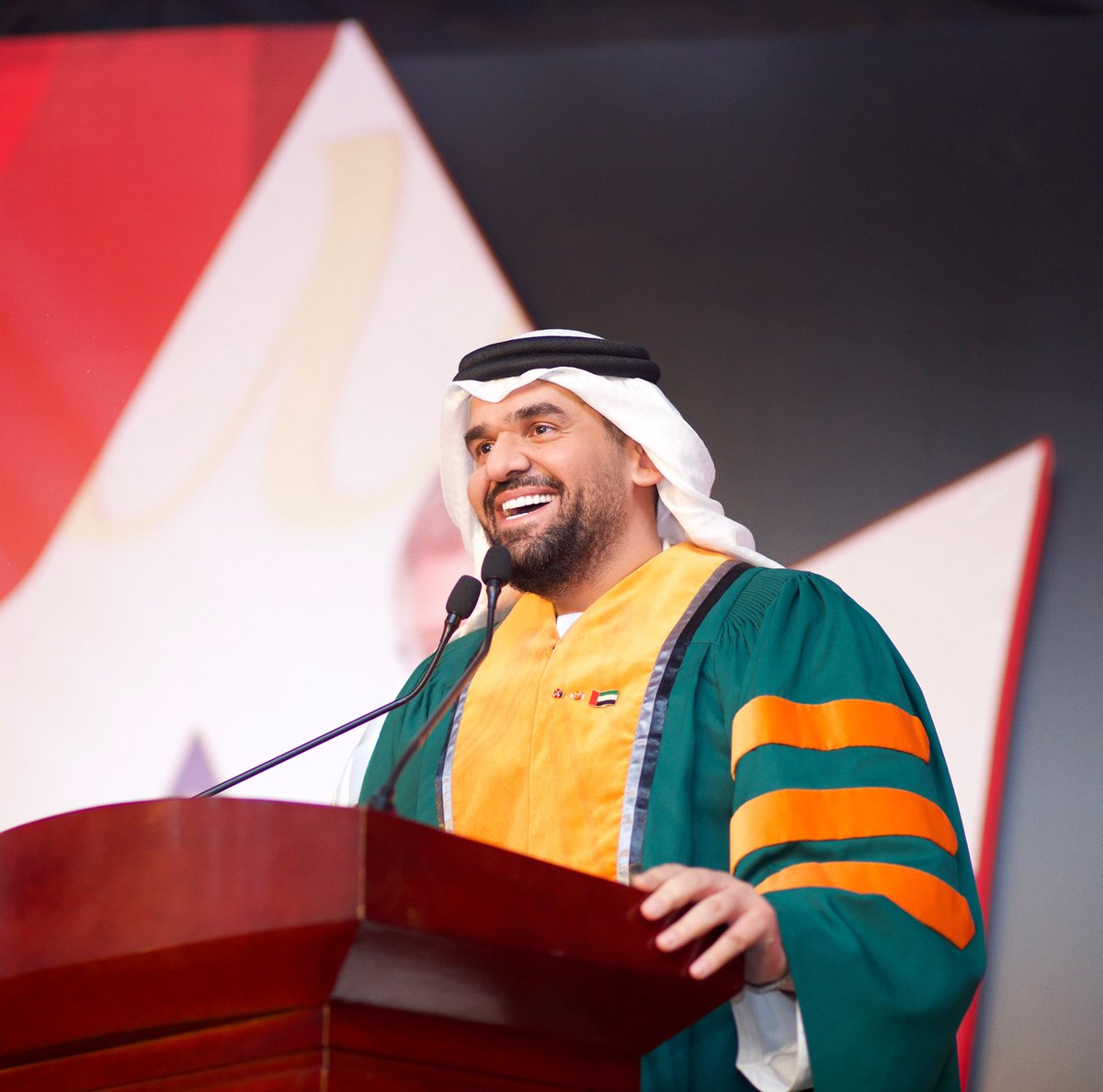 محطات مضيئة.. وشهادات عُليا نعتز بها ونفخر بها كإماراتي عربي 

شهادات الدكتوراه الفخريّة من قِبَل منصات أكاديمية ورسمية على مستوى العالم، الدكتوراه الأولى من أكاديمية الفنون في مصر،
والدكتوراه الثانية من جامعة كيب بريتون الحكومية الكندية 

#الجسمي_محطات_فخر