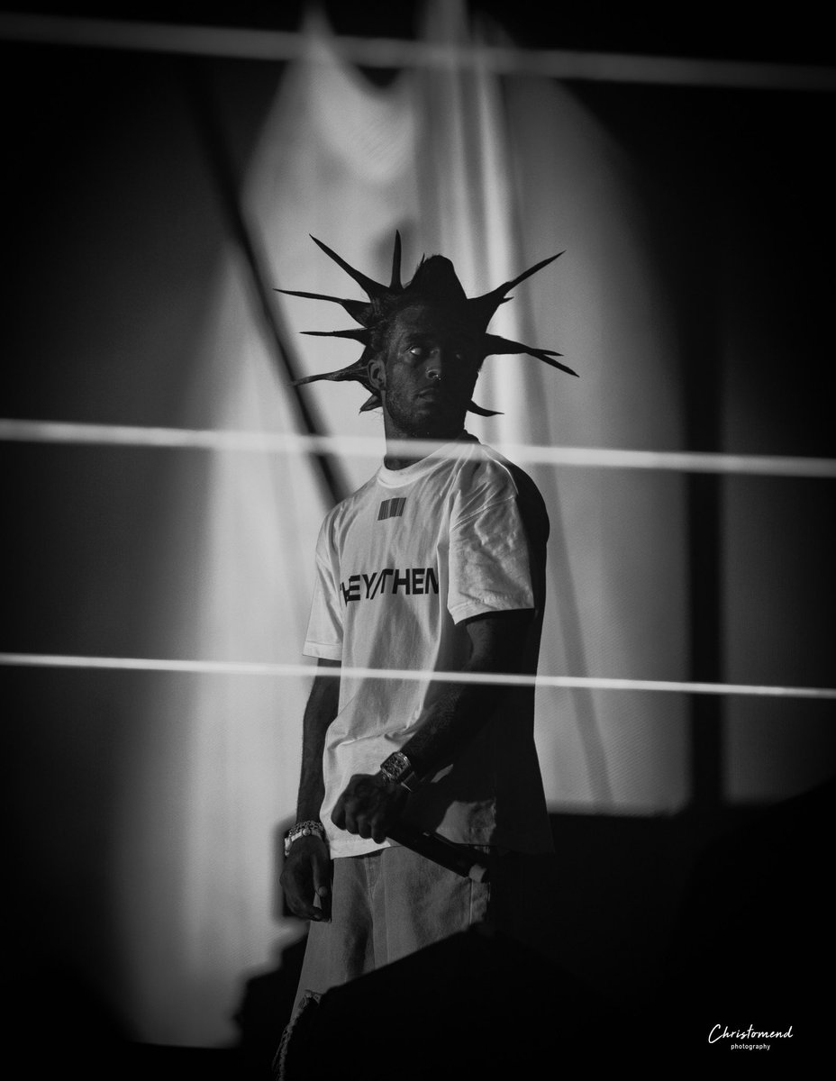 christomend's tweet photo. @LILUZIVERT @RollingLoud X @christomend  #LilUziVert #RollingLoud #LilUzi 📸 https://t.co/zVyicycPUp