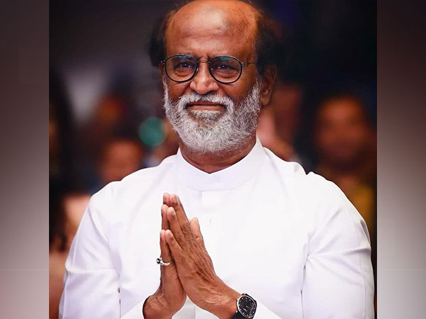ani_digital's tweet photo. Rajinikanth honoured by Income Tax Department 

Read @ANI Story | https://t.co/XbxenwTpTw
#Rajnikanth #IncomeTaxReturn #IncomeTaxDepartment https://t.co/Pp9G5OpRpz