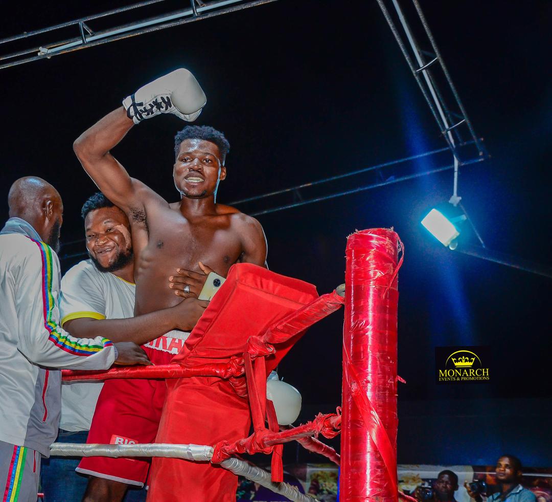 Words fail me.. but Miracle Amaeze (2-0, 2KOs) is gone too soon.

Head injury from sparring on Saturday.

RIP Champ.
<a href="/monarchpromotn/">Monarch Promotions</a> @FightingGist
<a href="/fightnews/">FightNews.com</a> <a href="/BoxingNaija/">Boxing Naija 🇳🇬</a> <a href="/BoxAfrica/">BoxingAfrica</a>