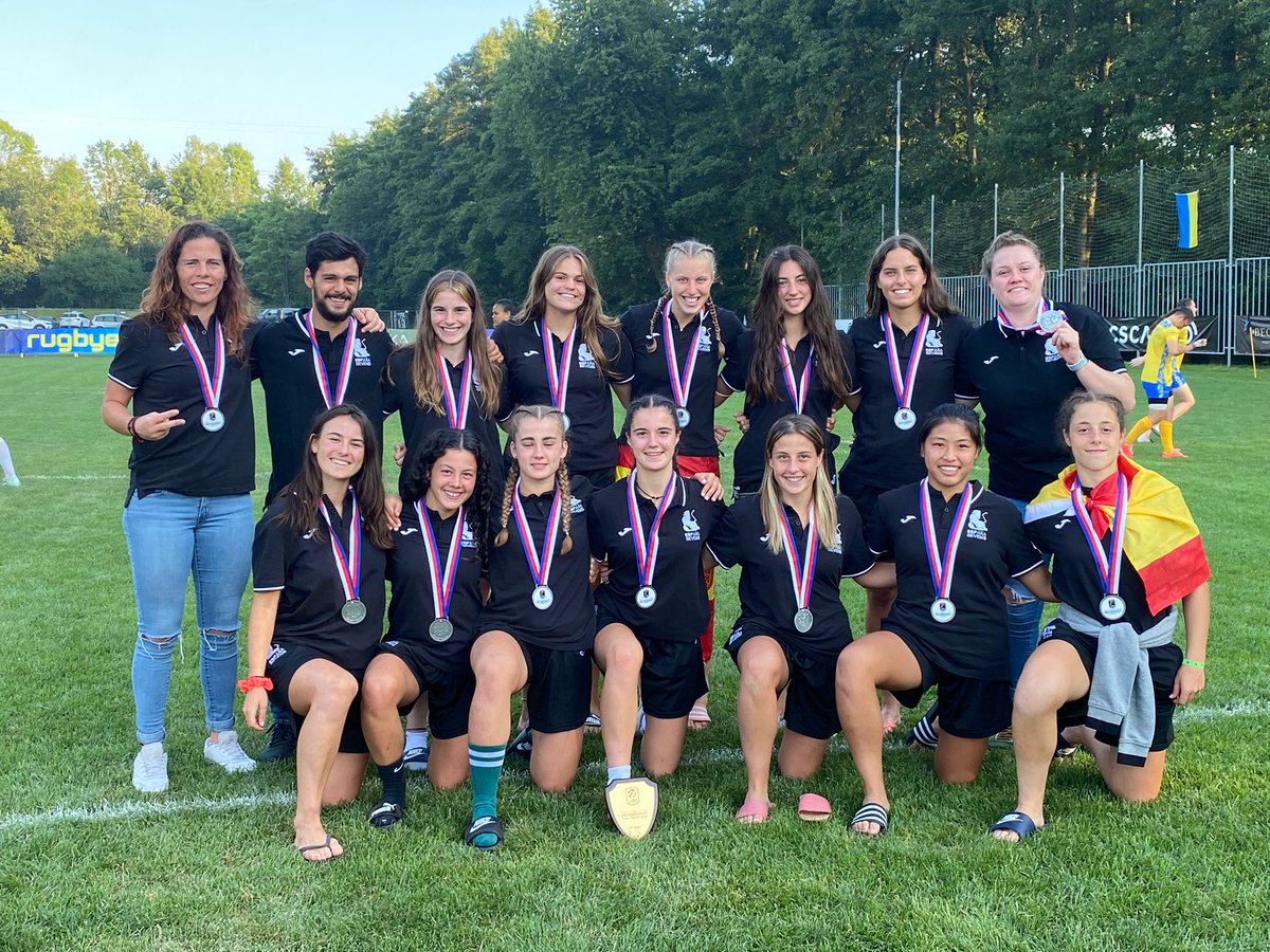 Enhorabuena a la Selección Española sub 18, por el subcampeonato de Europa. 

Gracias a todas las niñas por su esfuerzo y sacrificio, y al staff por su dedicación! 

Seguimos creciendo y avanzando gracias a la cantera. 
<a href="/ferugby/">España Rugby</a> #rugbyfemenino #rugbyespañol
