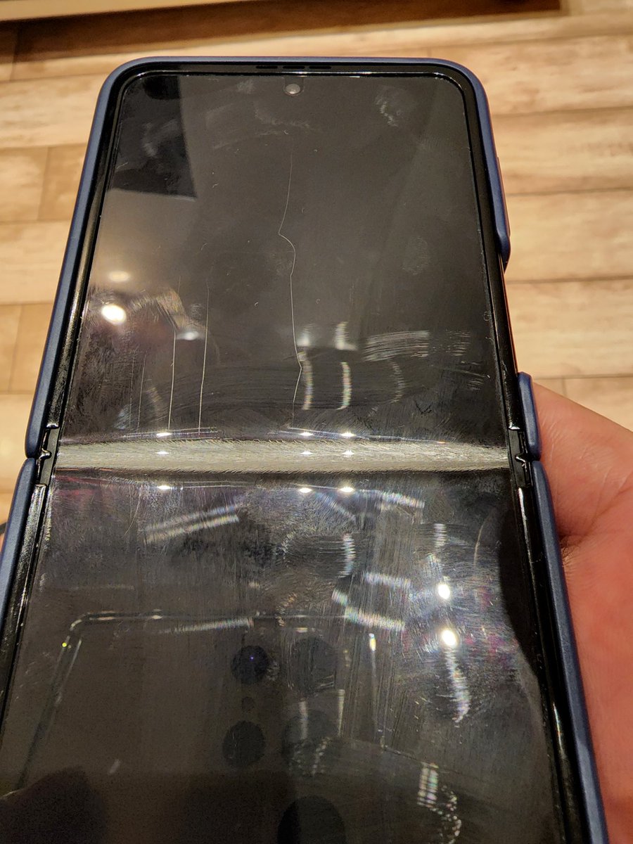 armaan10347's tweet image. Only if the phones lasts long enough for you to enjoy these features 
52 days
#samsung 
#screengate #SamsungGalaxy