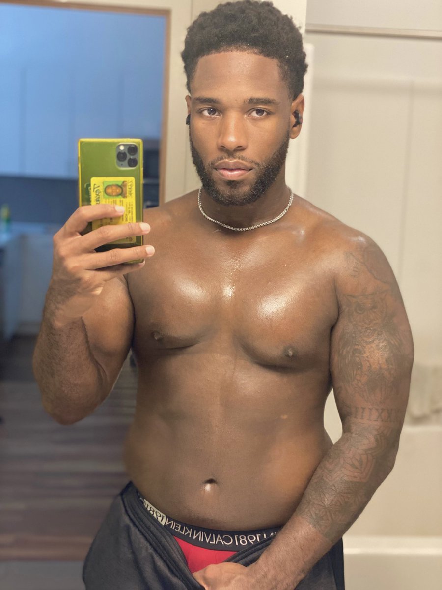 deardondre's tweet photo. All on me. 🤞🏾 https://t.co/iaxAzphHYN