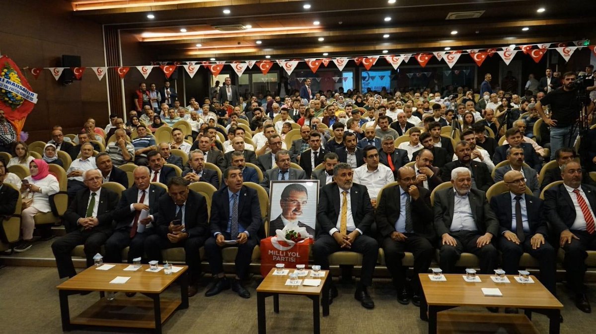 hasim_yanar's tweet photo. Bu gün Diyarı Muhsin'deyiz, 

Sivas'tayız.

Bayrağı düştüğü yerden kaldırmak için, hareketi hakettiği yere taşımak için Sivas'tayız.

Milli Yol Partisi Sivas İl Kongresi Başta Sivas'a olmak üzere camiamıza ve milletimize hayırlı olsun.

@milliyolgm 
@milliyolsivas 
@HaralZeki https://t.co/PI4c9OzDwP
