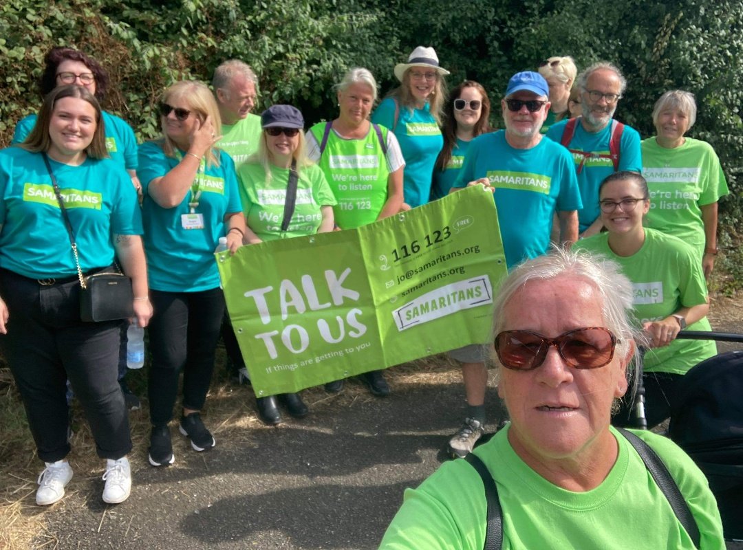GrimsbySams's tweet photo. We had such a great time walking on the #HumberBridge today to raise awareness for #SamaritansAwarenessDay

Thank you to our friends at @hullsamaritans for joining us. 💚

#Samaritans
#Grimsby #WeListen #YouAreNotAlone https://t.co/Wt9auWm4b5
