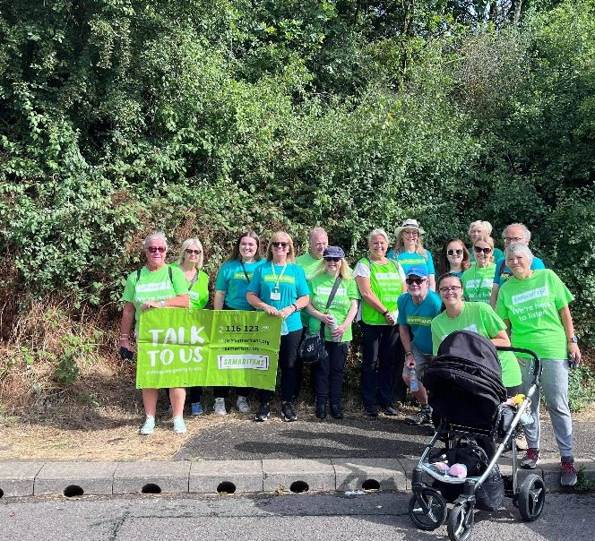 GrimsbySams's tweet photo. We had such a great time walking on the #HumberBridge today to raise awareness for #SamaritansAwarenessDay

Thank you to our friends at @hullsamaritans for joining us. 💚

#Samaritans
#Grimsby #WeListen #YouAreNotAlone https://t.co/Wt9auWm4b5