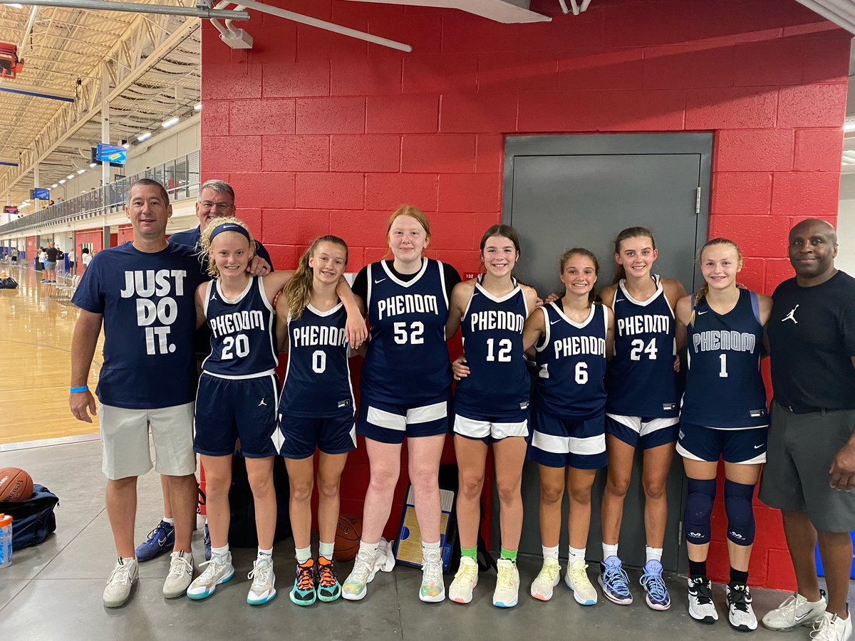 chloe_jones2026's tweet photo. that’s a wrap! 8-0 lawrence champs! this season has been everything i’ve hoped for and more! thank you to @MissouriPhenom for the opportunity and all the coaches for the time, knowledge, and encouragement! thanks to @butchjones82 @Cassyjean1280 for everything!!#readyfor2023 https://t.co/kCzvxtwdYY