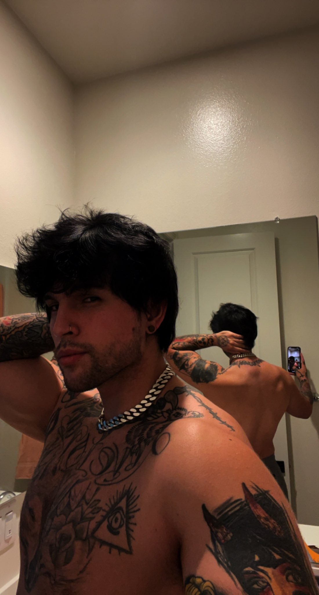 trevor_wagner on Twitter: “New hair https://t.co/lubUSjooFe” / Twitter