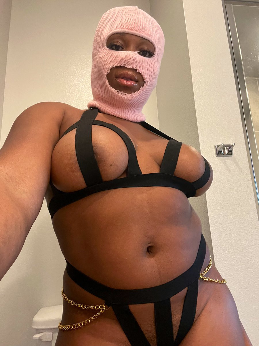 chizzyk_'s tweet photo. I love dressing up. Which pose is your favorite? What should I wear next? https://t.co/yuk1OqvAa8