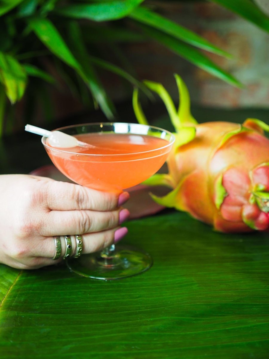 Homestead_Chi's tweet image. Sunday Funday begins with a cocktail. Come get yours!

🍸️ Worldly Affair {Darjeeling gin, dragon fruit, saffron, lemon juice, Jamaican Jerk Bitters, and sparkling wine}