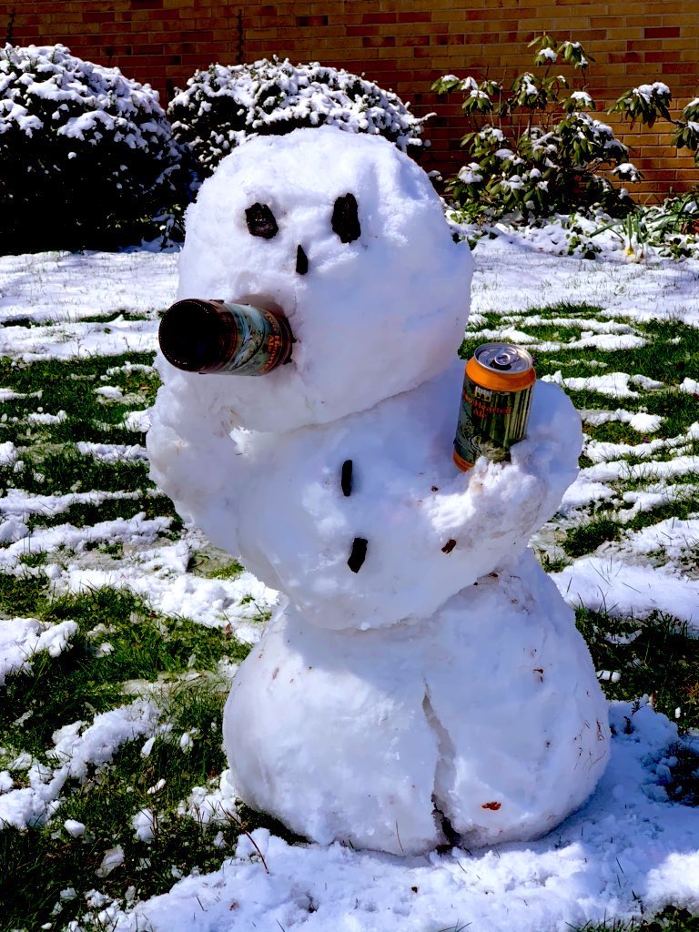 JRWQuattro's tweet photo. @BellsBrewery Out early lockdown #sendmorebeer #twoheartedale snowman is always a favorite memory😂 https://t.co/ANz36WbYnW