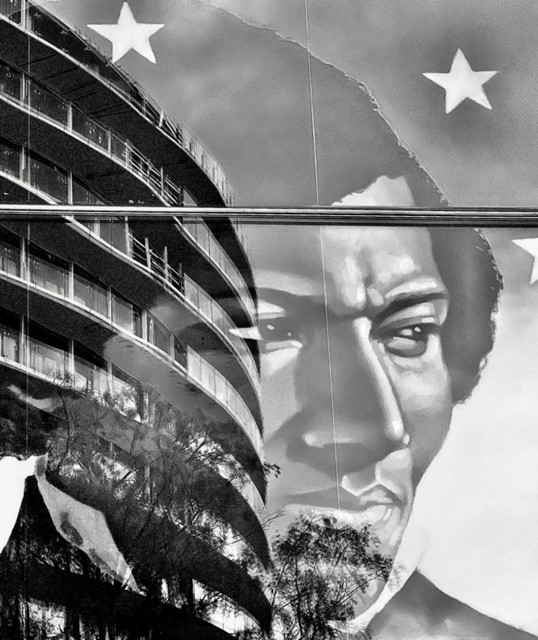 arenastage's tweet photo. Love this arresting photo of Frederick Douglass reflected in Arena’s windows. You truly feel his spirit in “American Prophet.”
Thank you for the beautiful photo, Kimberly Smith (aka kym.kamra on Instagram).
#AmericanProphet #ArenaProphet #FrederickDouglass #ACreativeDC https://t.co/IV0aBFmdHI
