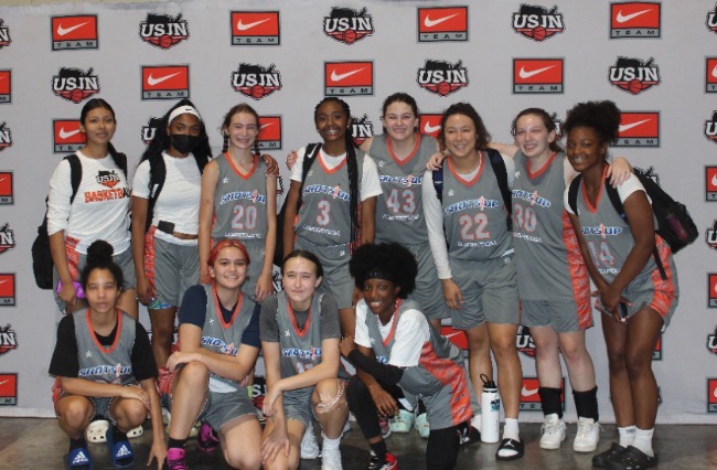 17uUp's tweet photo. And that's a wrap for the season for both the 15/16U &amp; 17U teams ending @USJN. Improvement from both teams from start of the season and lots of along the way! Keep chasing your dreams girls and we'll be there along the way cheering you on! https://t.co/wfnlLmb0kp